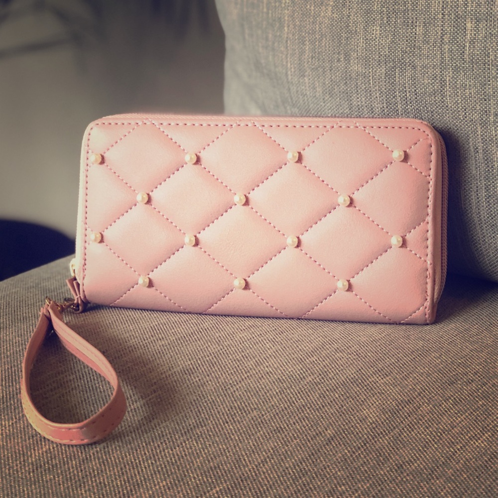 Cute & Stylish Pink Wristlet with Pearls